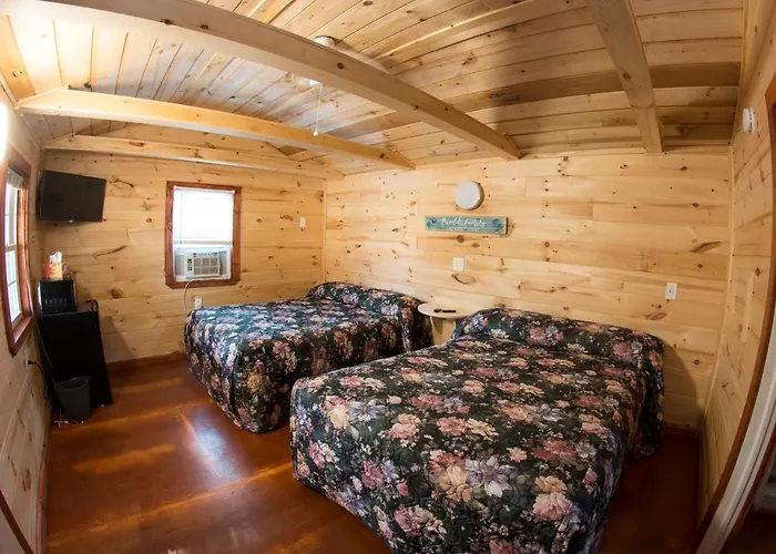 King Hendrick Motel And Suites