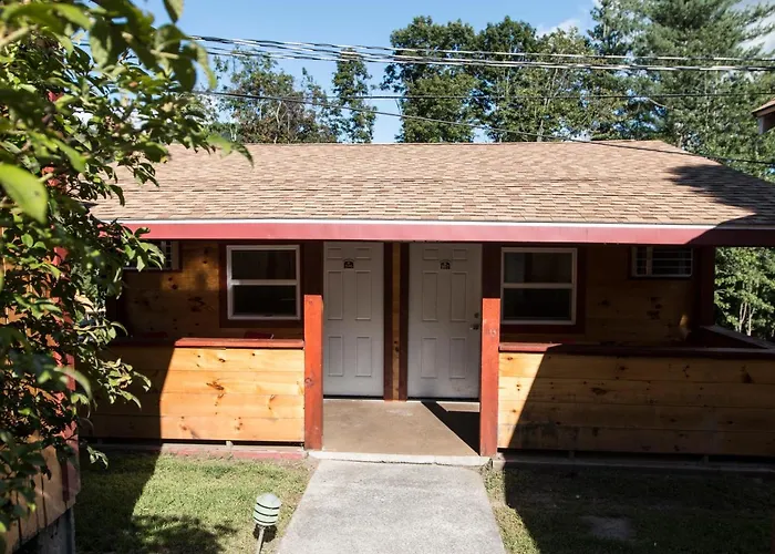 King Hendrick Motel And Suites