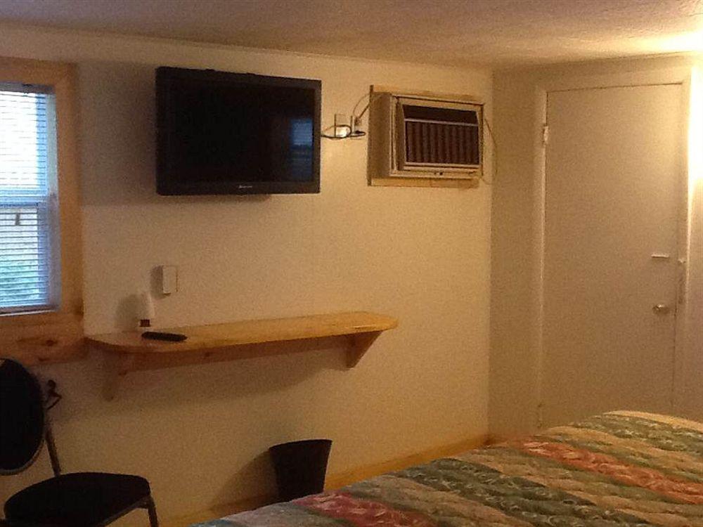 King Hendrick And 2* Lake George