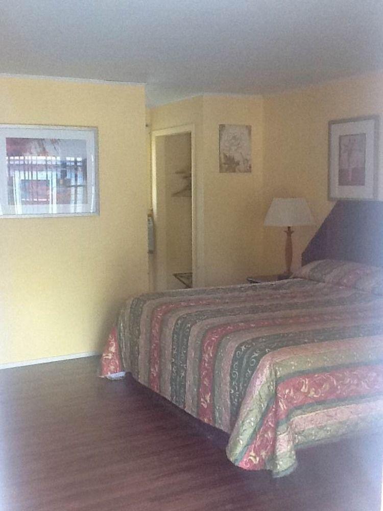 King Hendrick And Motel