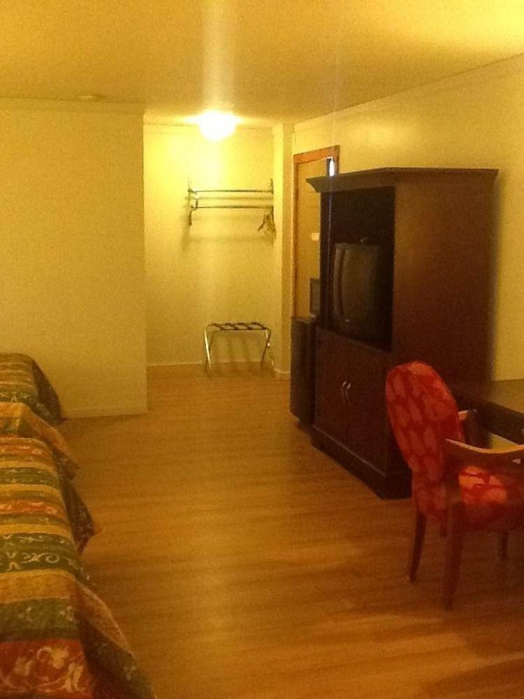 King Hendrick And Motel 2*