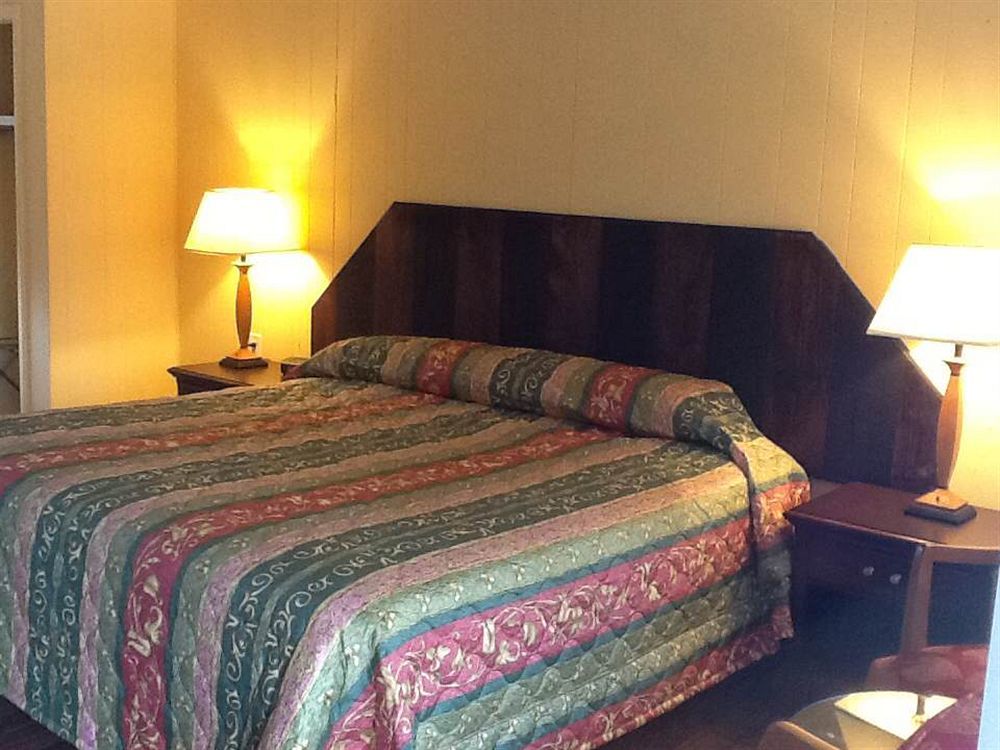 Motel King Hendrick And Lake George