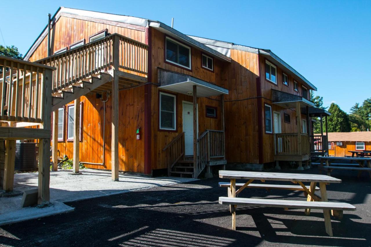 King Hendrick And Motel Lake George