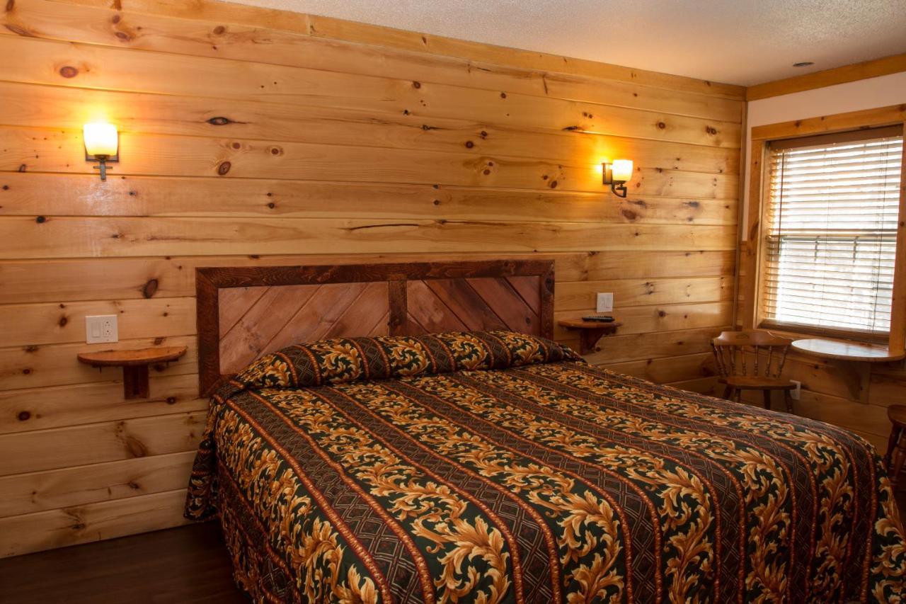 King Hendrick And Motel