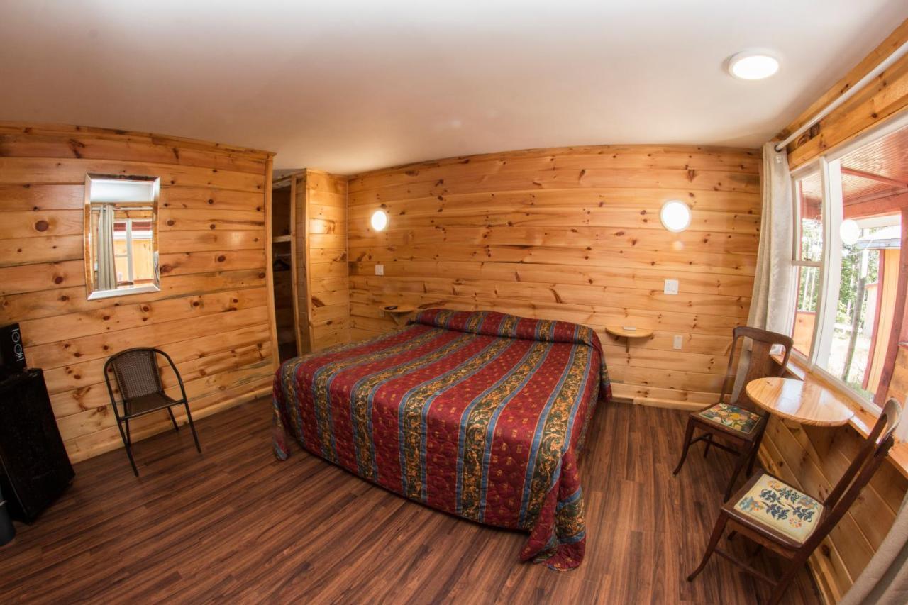 King Hendrick And Motel 2*